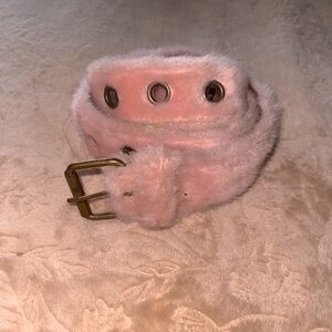 Vintage-Inspired Pink Fuzzy Belt💞